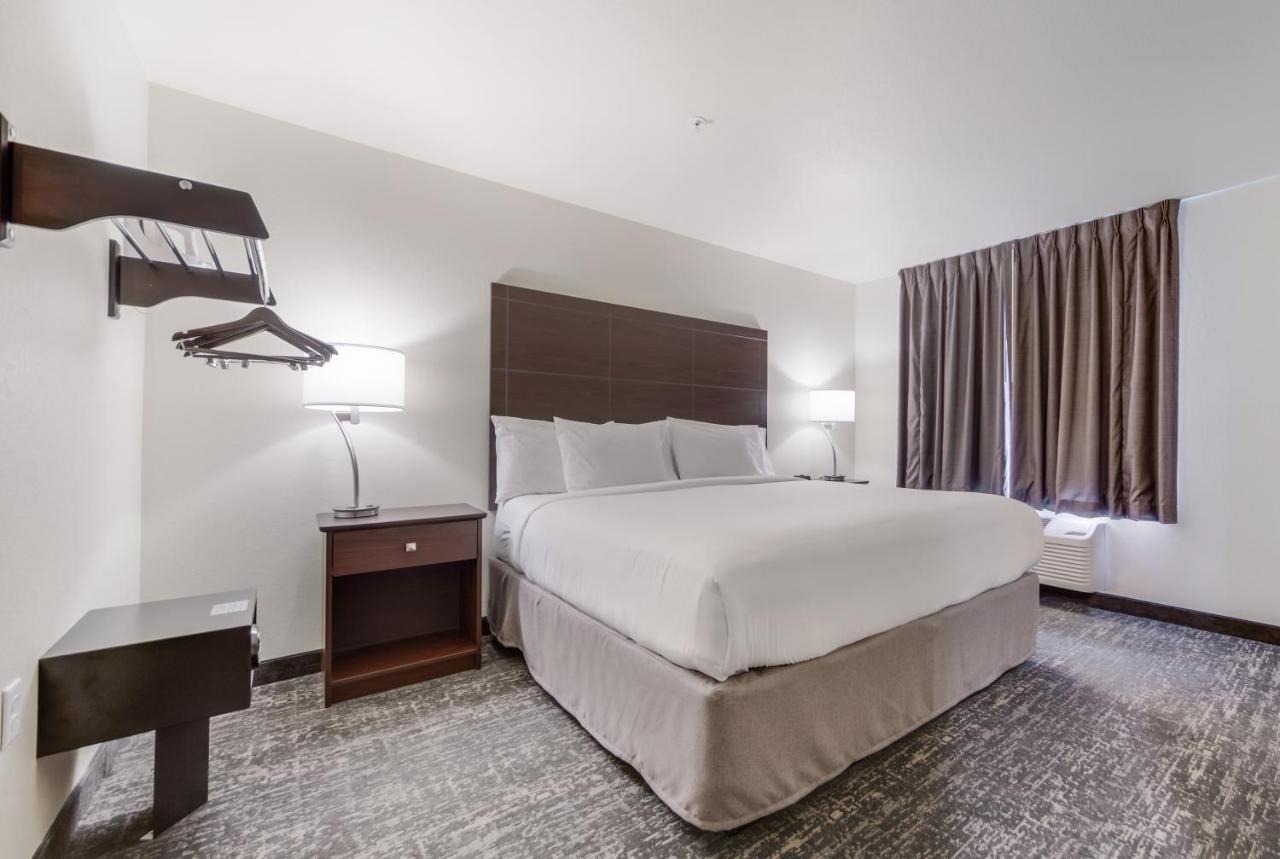 Cobblestone Inn & Suites-Fremont ภายนอก รูปภาพ
