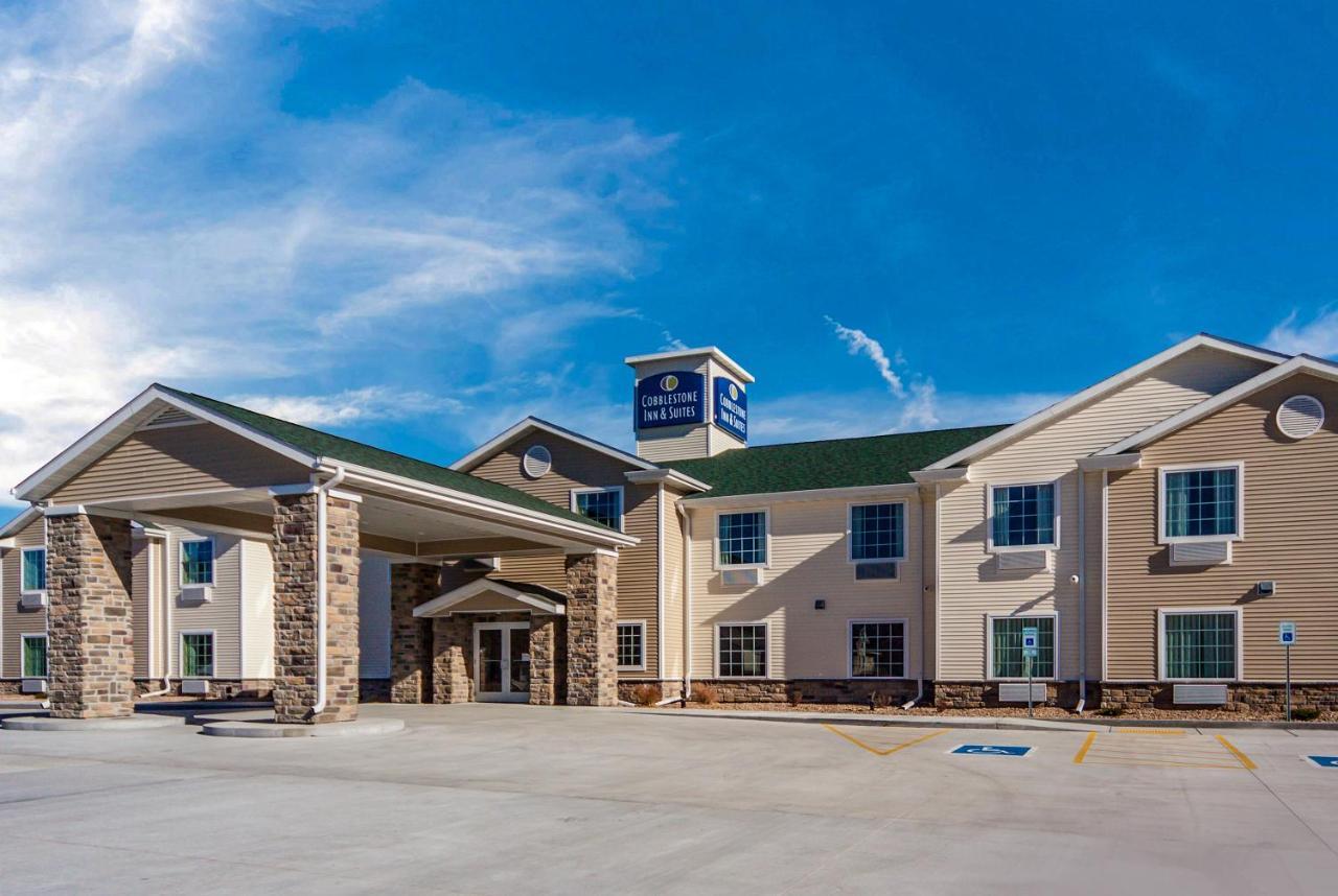 Cobblestone Inn & Suites-Fremont ภายนอก รูปภาพ