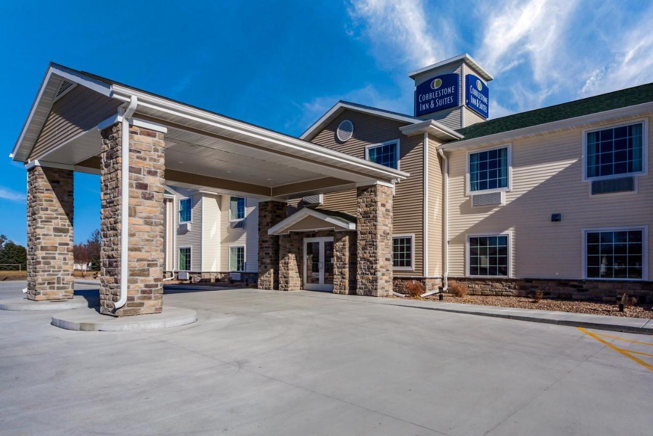 Cobblestone Inn & Suites-Fremont ภายนอก รูปภาพ