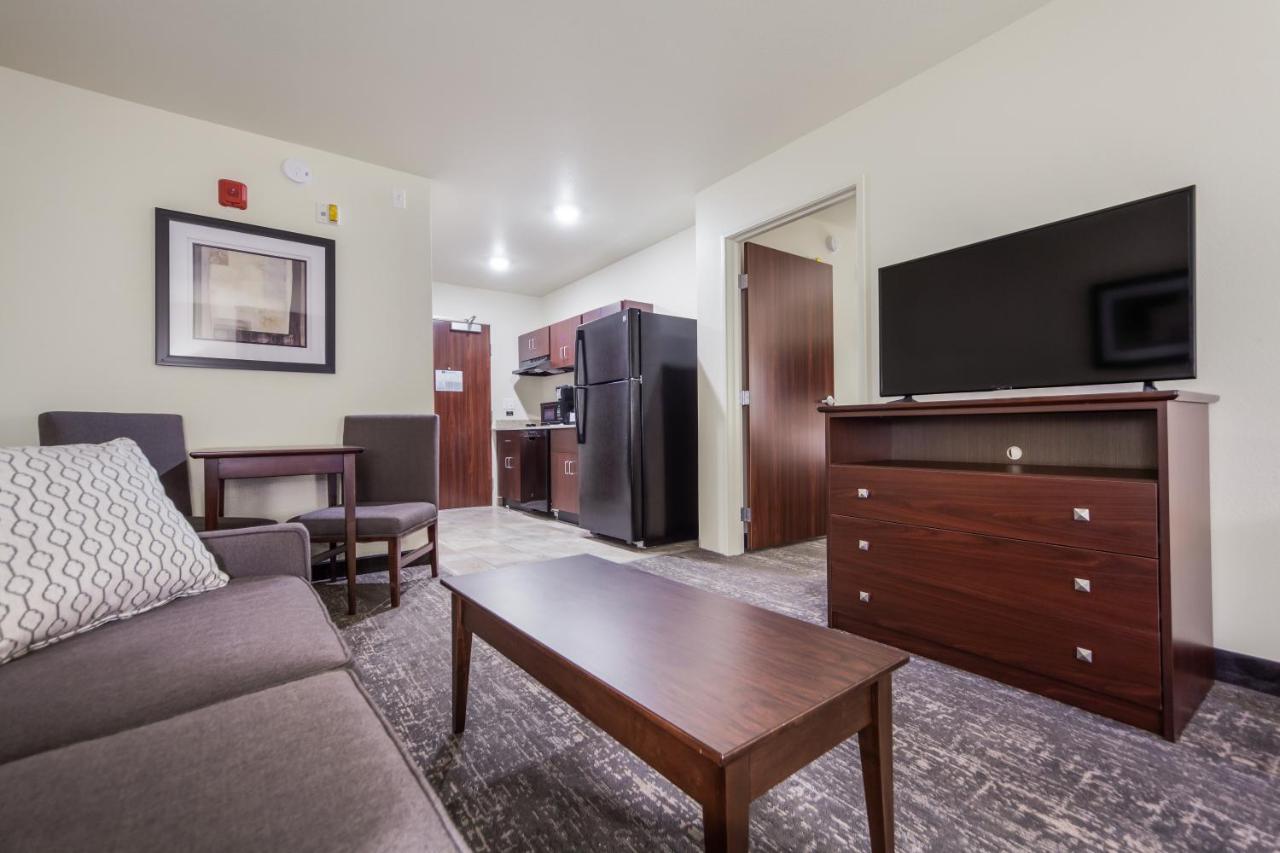 Cobblestone Inn & Suites-Fremont ภายนอก รูปภาพ