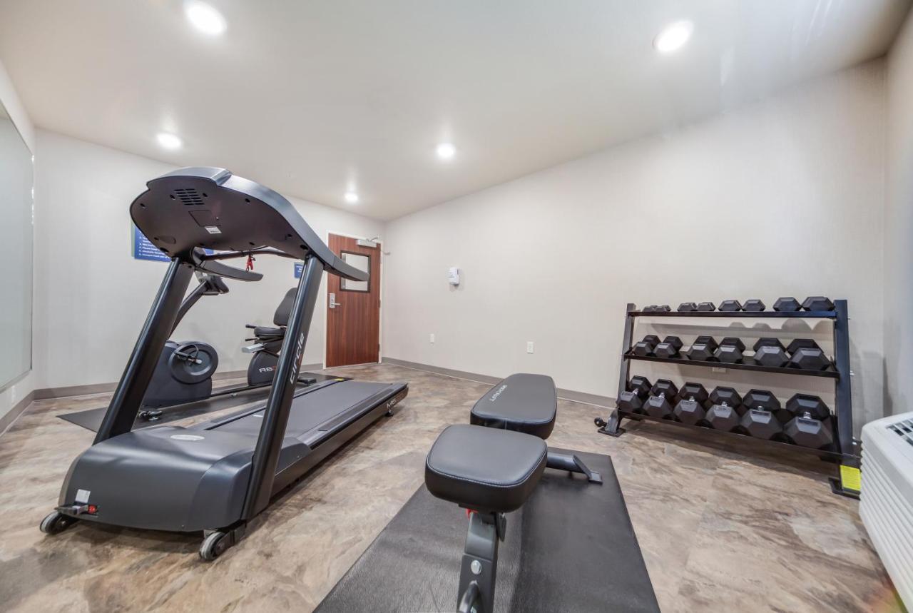 Cobblestone Inn & Suites-Fremont ภายนอก รูปภาพ